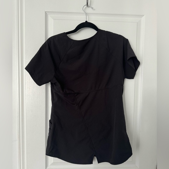 BARCO ONE Scrub Top - Picture 5 of 6